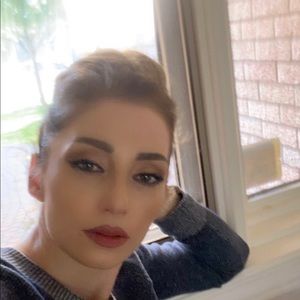 Meet your Posher, Abir